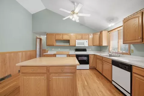Kitchen - 11 Laurel Dr, Easthampton, MA 01027 photo 4 of 4