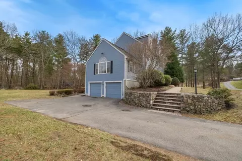 32 Cabral Dr, Middleton, MA 01949 photo 3