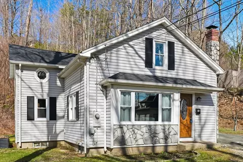 75 C St, Athol, MA 01331