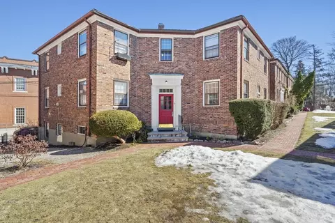 6 Garden Ct #5, Cambridge, MA 02138