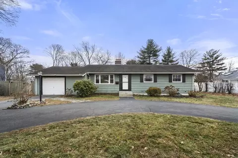 276 Oak St, Brockton, MA 02301