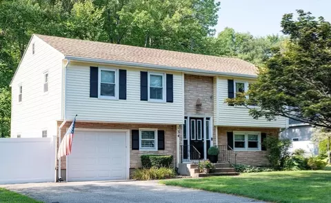 134 Hendom Dr, Feeding Hills, MA 01030