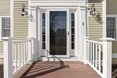 4 Davis Ln, Georgetown, MA 01833 photo 2