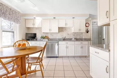 60 High St, Needham, MA 02494 photo 11