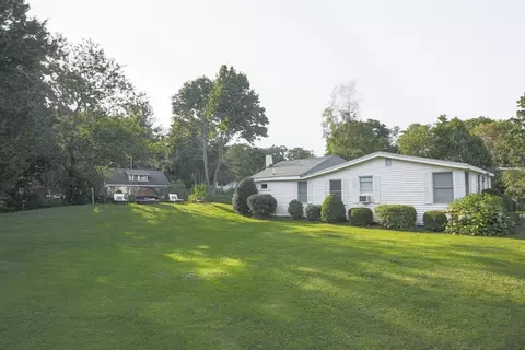 70 Cottage Rd, Newbury, MA 01951