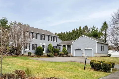 8 Farm Rd, Lexington, MA 02420