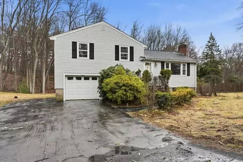 8 Ledgewood Dr, Canton, MA 02021 photo 2