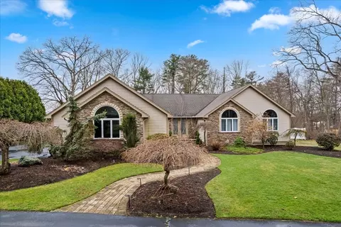 267 Chestnut St, Seekonk, MA 02771