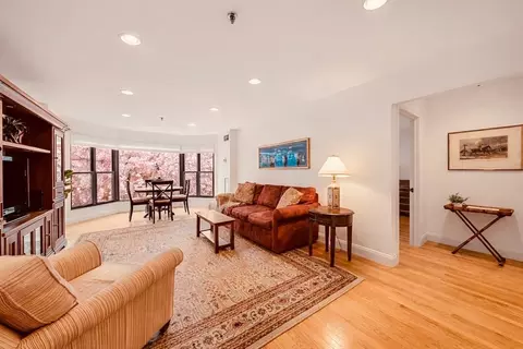 16 Harcourt St #3D, Boston, MA 02116