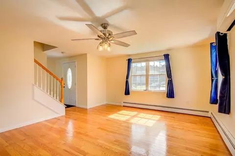 Living - 17 Lynne Rd, Wareham, MA 02571 photo 5 of 7