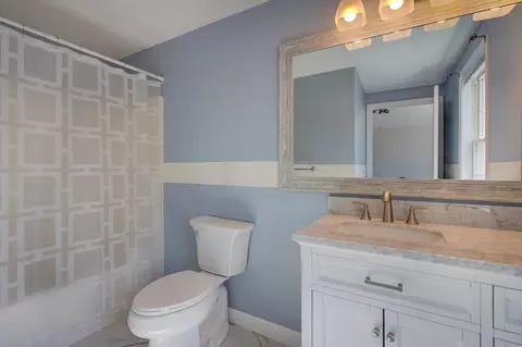 Bath - 17 Lynne Rd, Wareham, MA 02571 photo 2 of 3