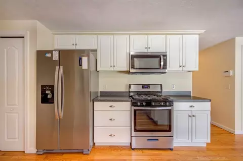 Kitchen - 17 Lynne Rd, Wareham, MA 02571 photo 6 of 8