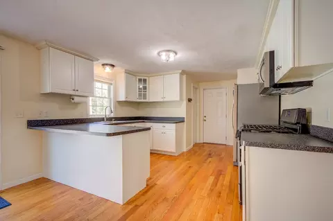 Kitchen - 17 Lynne Rd, Wareham, MA 02571 photo 8 of 8