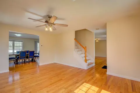 Living - 17 Lynne Rd, Wareham, MA 02571 photo 2 of 7