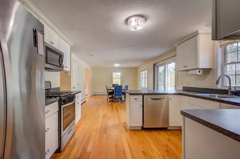 Kitchen - 17 Lynne Rd, Wareham, MA 02571 photo 3 of 8