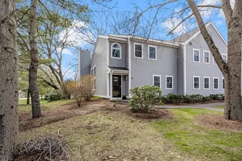810 Tuckers Ln #810, Hingham, MA 02043