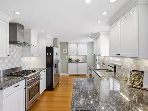 17 Daley St, Needham, MA 02494 photo 12