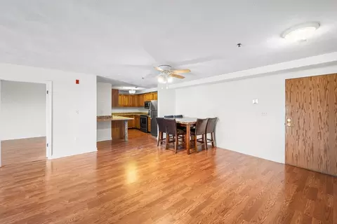 Dining - 39 Parlin St #503, Everett, MA 02149 photo 2 of 3