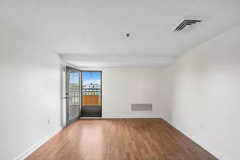 Living - 39 Parlin St #503, Everett, MA 02149 photo 1 of 1