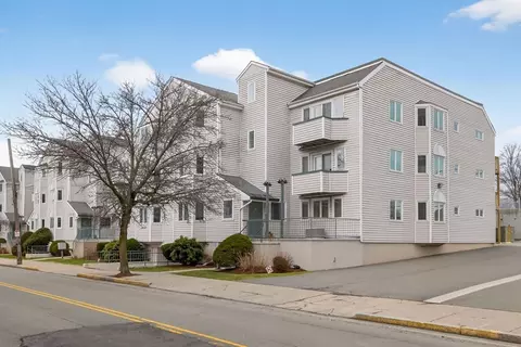 624 Boston Ave #9F, Medford, MA 02155