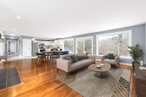 100 Maple St, Sherborn, MA 01770