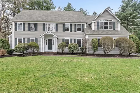 99 Hartford St, Medfield, MA 02052