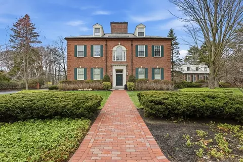 83 Church St #15, Winchester, MA 01890