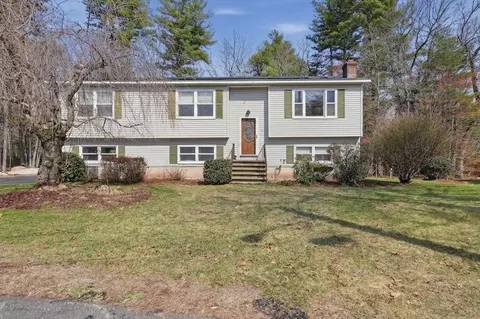 10 Lee Ave, Burlington, MA 01803