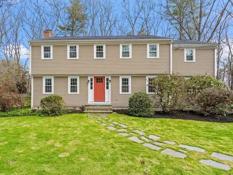 27 Captain Browns Ln, Acton, MA 01720