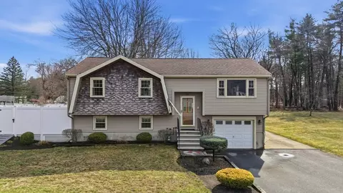 2 Back River Rd, Amesbury, MA 01913