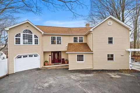 41 Red Spring Rd, Andover, MA 01810