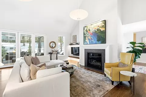 92 Common St, Groton, MA 01450
