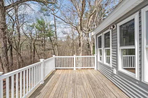Exterior - 20 Meadowview Rd, Georgetown, MA 01833 photo 4 of 4