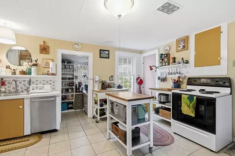 118 N Leverett Rd, Leverett, MA 01054 photo 9