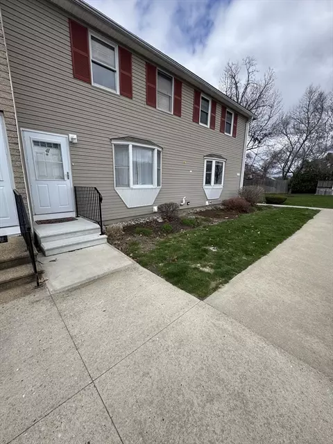 200 Lambert Ter #41, Chicopee, MA 01020