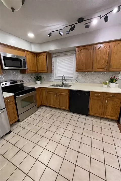 Kitchen - 200 Lambert Ter #41, Chicopee, MA 01020 photo 1 of 2