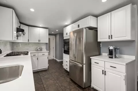 157 Pearl St, Reading, MA 01867 photo 3