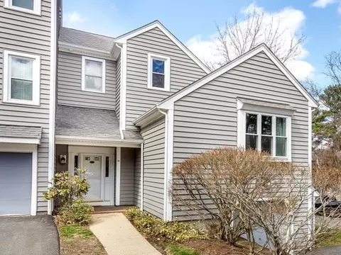 84 Walpole St #3N, Canton, MA 02021