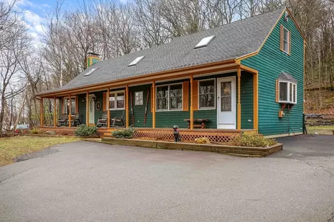 186 Elm St, Leominster, MA 01453