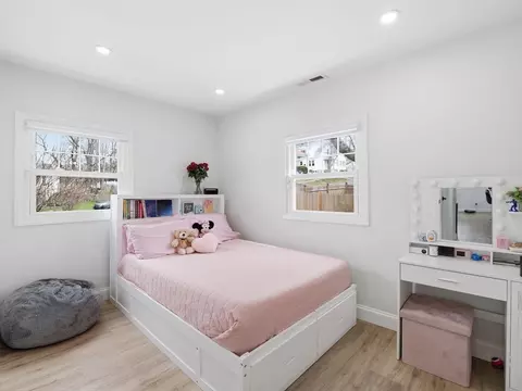 Bedroom - 63 Jasper St, Saugus, MA 01906 photo 4 of 8