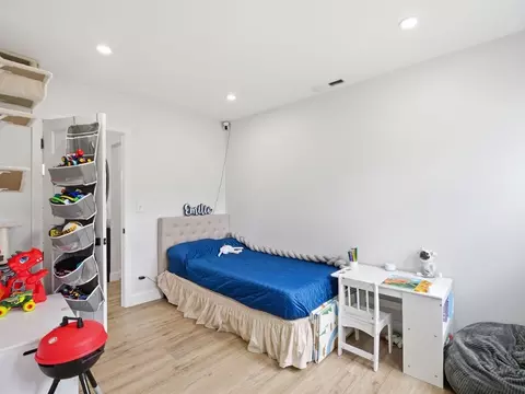 Bedroom - 63 Jasper St, Saugus, MA 01906 photo 7 of 8