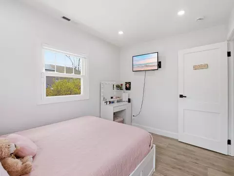 Bedroom - 63 Jasper St, Saugus, MA 01906 photo 5 of 8