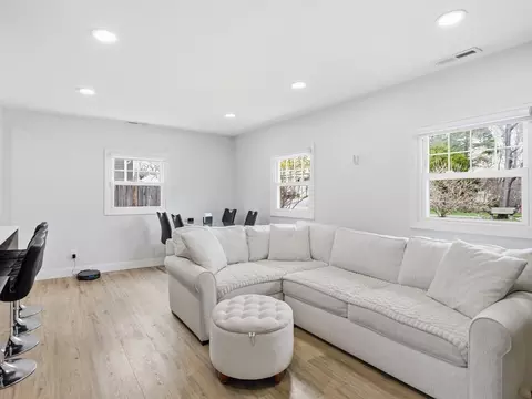 Living - 63 Jasper St, Saugus, MA 01906 photo 5 of 5