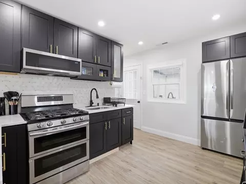 Kitchen - 63 Jasper St, Saugus, MA 01906 photo 3 of 7