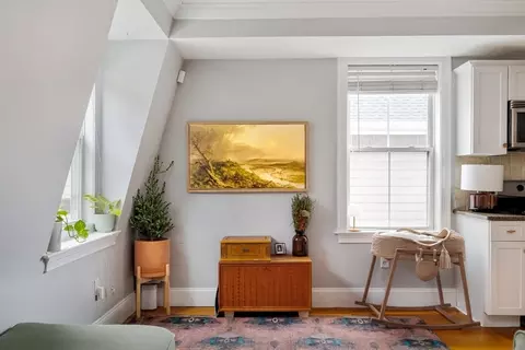 394 E 8th St #3, Boston, MA 02127 photo 2
