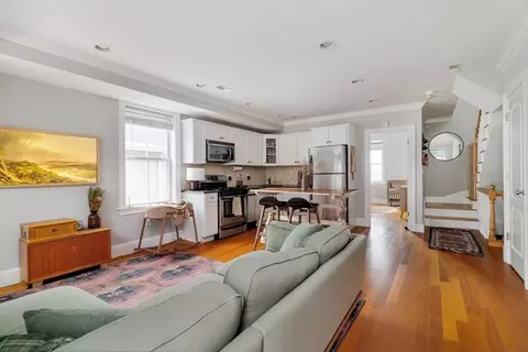 394 E 8th St #3, Boston, MA 02127 photo 3