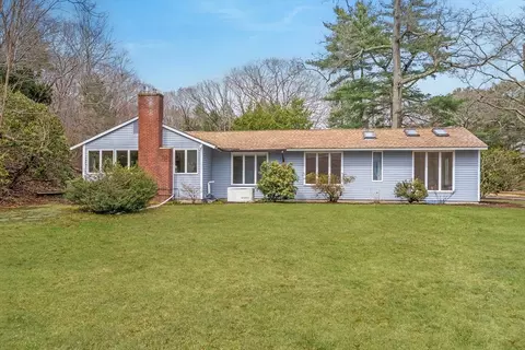 7 Walker Rd, Manchester, MA 01944