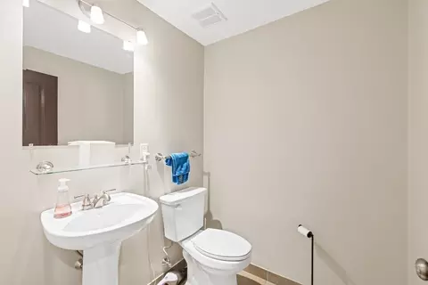 774 E 3rd St #1, Boston, MA 02127 photo 13
