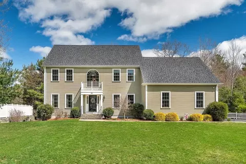 23 Tulip Way, Medway, MA 02053