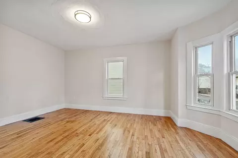 17 Everett Ave, Somerville, MA 02145 photo 3